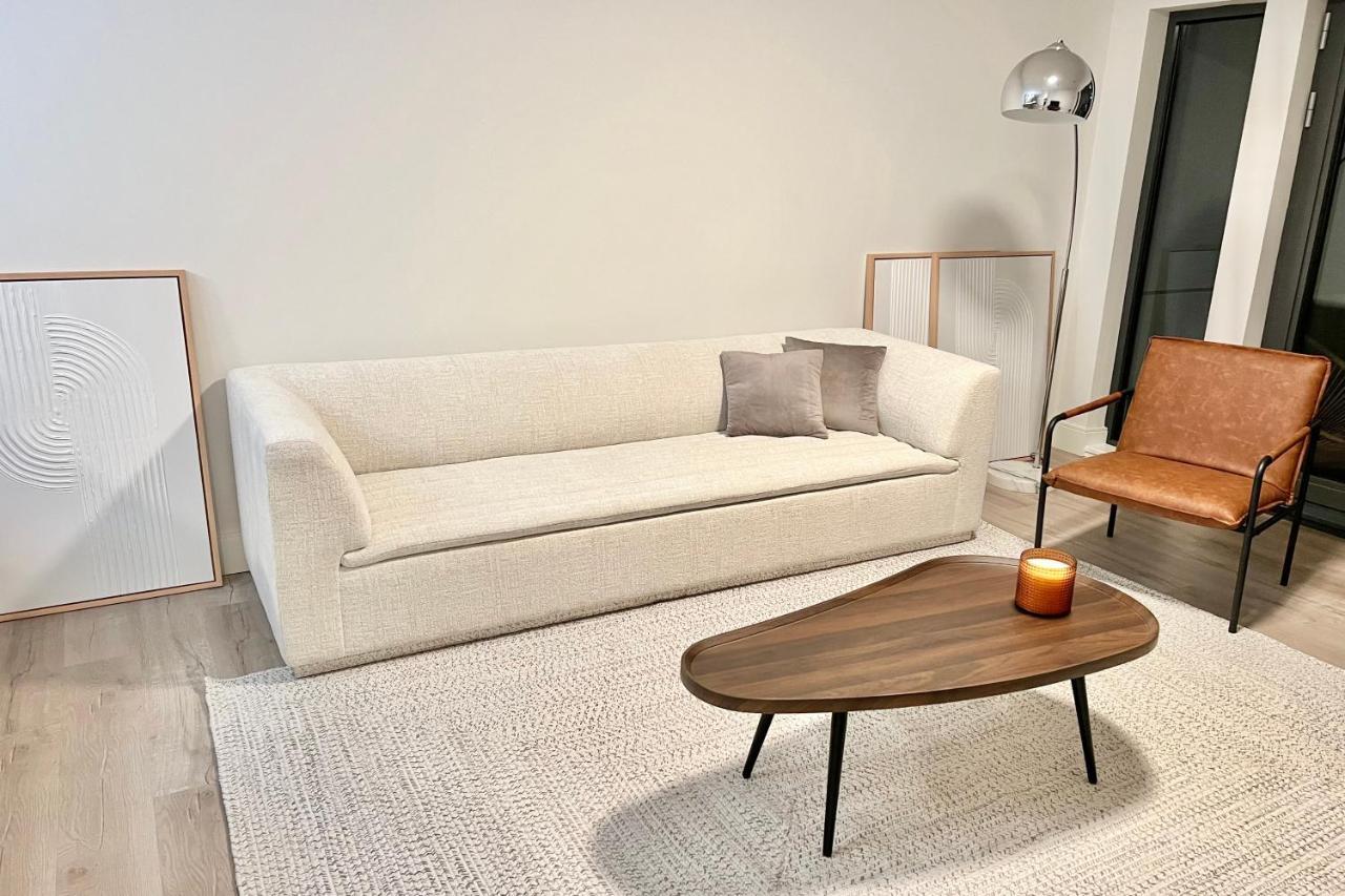 Modern 2 Bed Furnished Apartment In Quincy Buitenkant foto