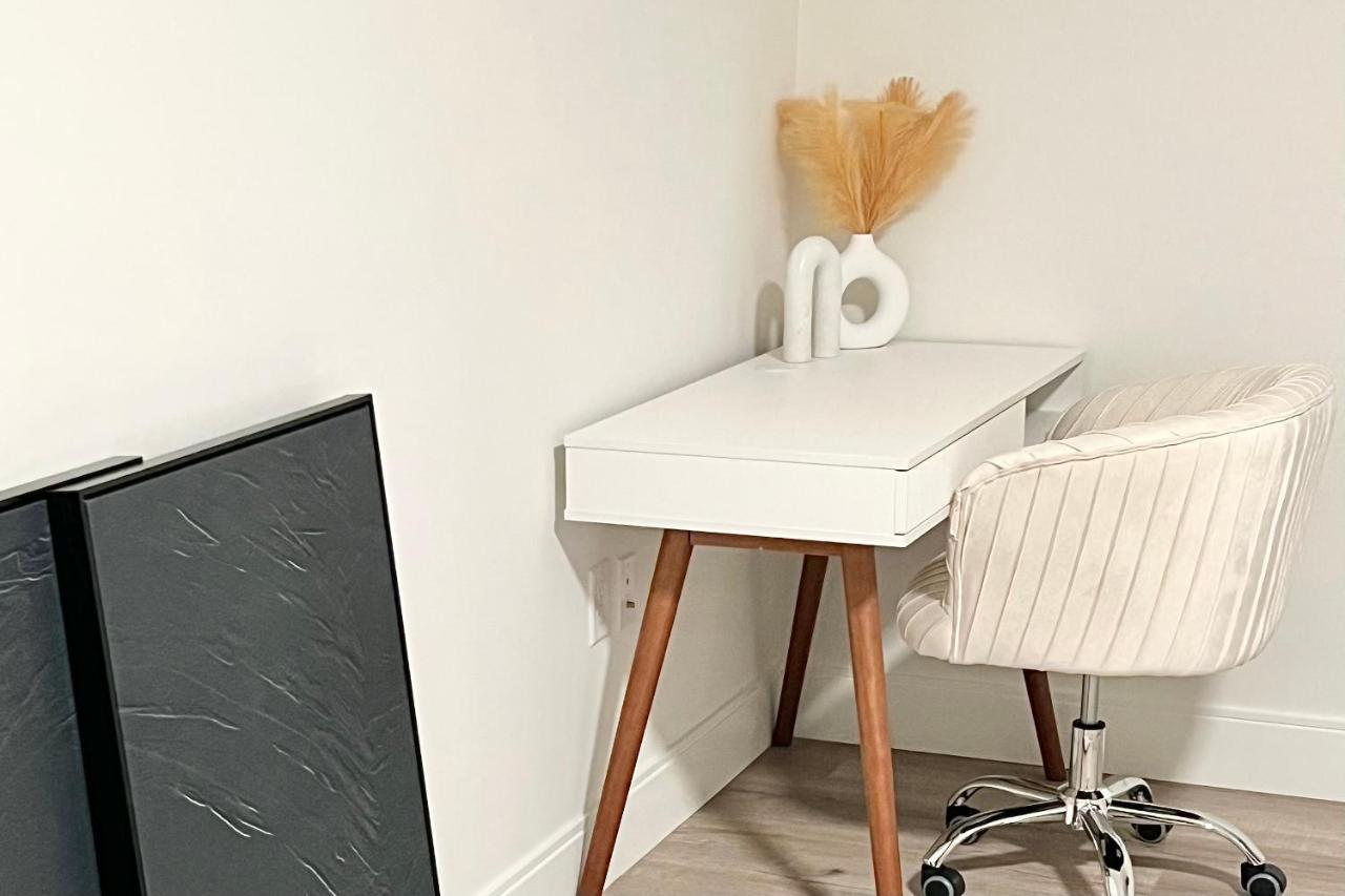 Modern 2 Bed Furnished Apartment In Quincy Buitenkant foto