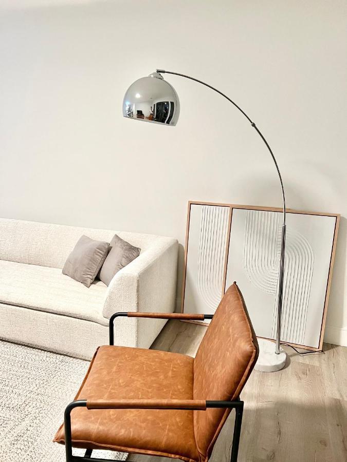 Modern 2 Bed Furnished Apartment In Quincy Buitenkant foto